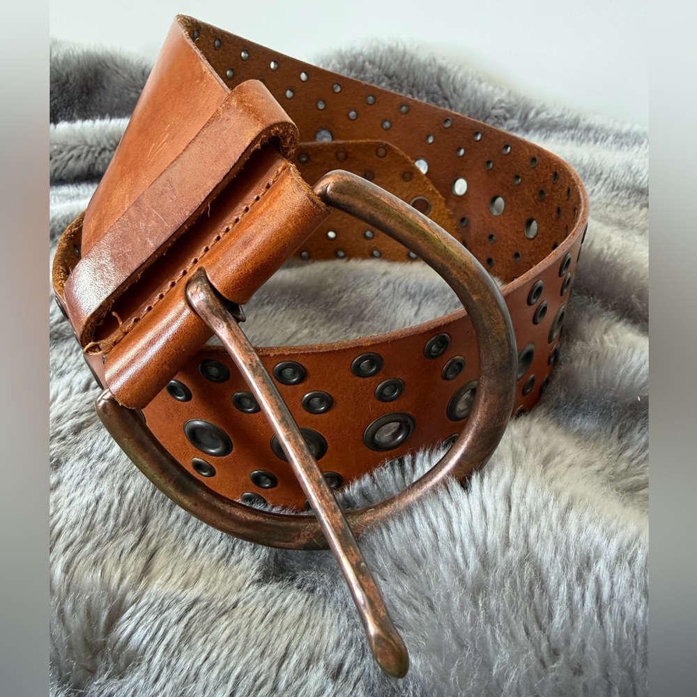 Linea Pelle vintage grommet hip belt